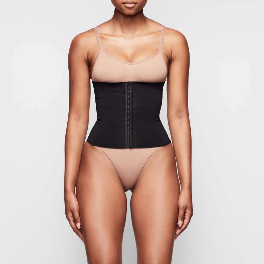 SKIMS Kim Kardashian WAIST TRAINER